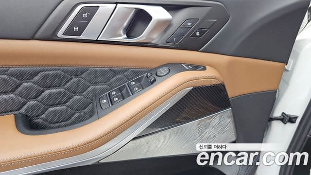 BMW X5M 2021 — Photo 10/36