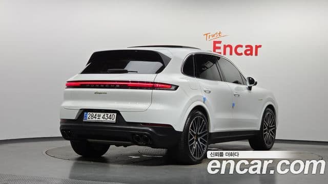 Porsche Cayenne 2024 — Photo 5/20