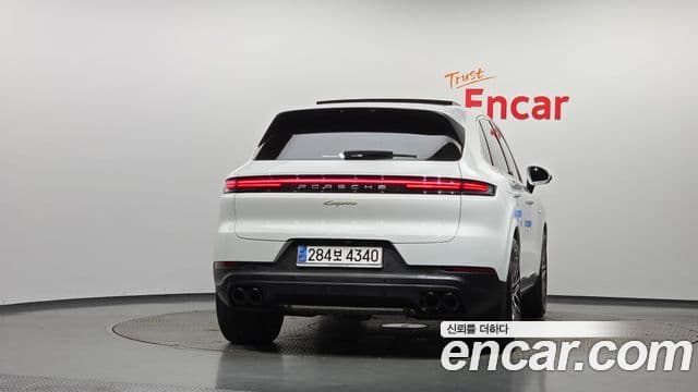 Porsche Cayenne 2024 — Photo 2/20