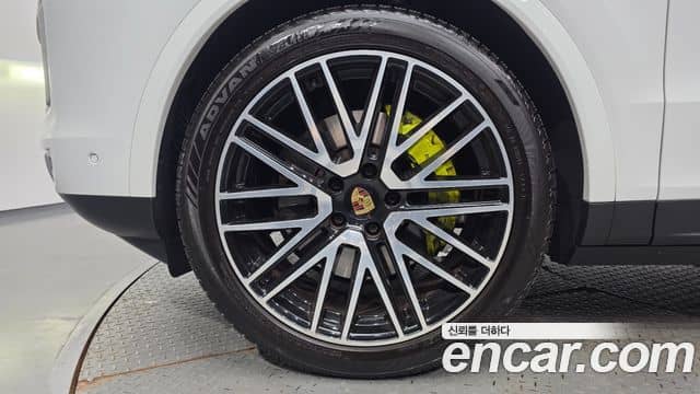 Porsche Cayenne, 2024