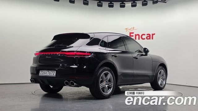 Porsche Macan 2019 — Photo 20/30