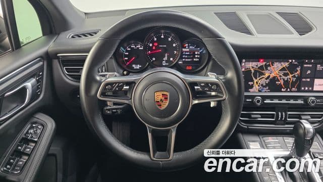 Porsche Macan 2019 — Photo 5/30