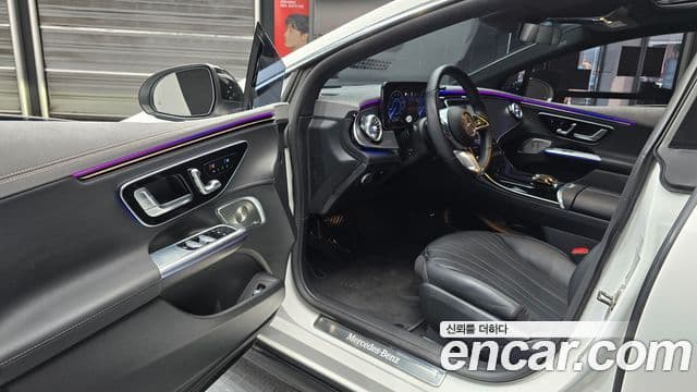 Mercedes-Benz EQE 2023 — ფოტო 13/20