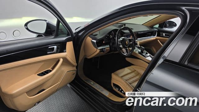 Porsche Panamera 2018 — Photo 32/38