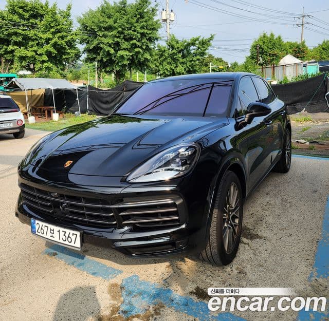 Porsche Cayenne 2023 — Photo 4/13
