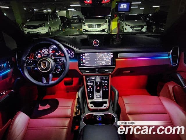 Porsche Cayenne 2023 — Photo 10/13