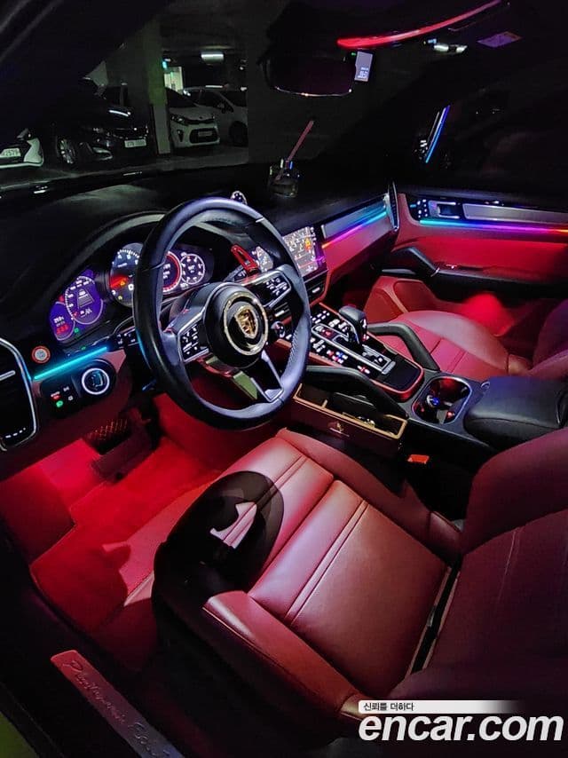Porsche Cayenne 2023 — Photo 6/13