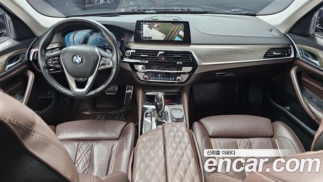 BMW 5 Series 2018 — Photo 1/32