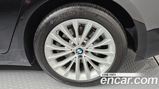 BMW 5 Series 2018 — Photo 6/32