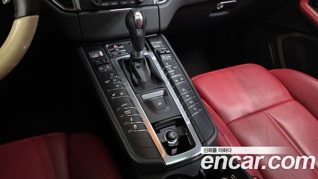 Porsche Macan 2018 — Şəkil 2/31