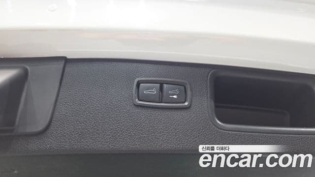 Porsche Macan 2018 — Şəkil 31/31