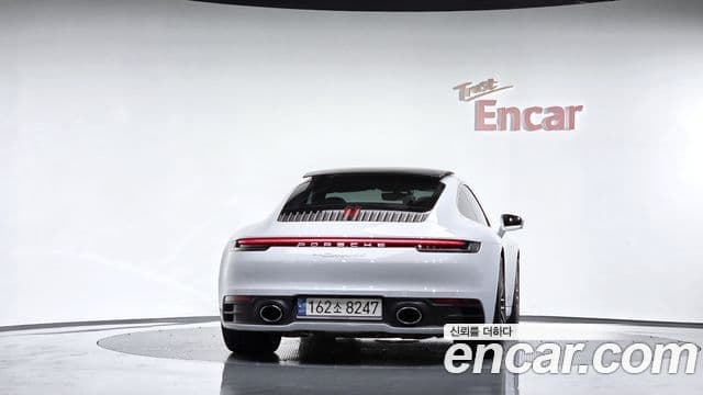 Porsche 911 2021 — ფოტო 26/37