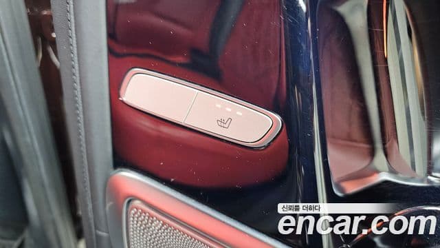 Mercedes-Benz G-Class 2021 — Photo 21/30