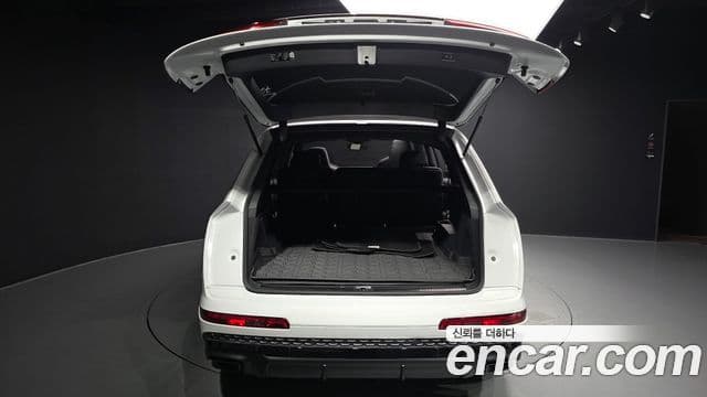 Audi Q7 2025 — ფოტო 10/20