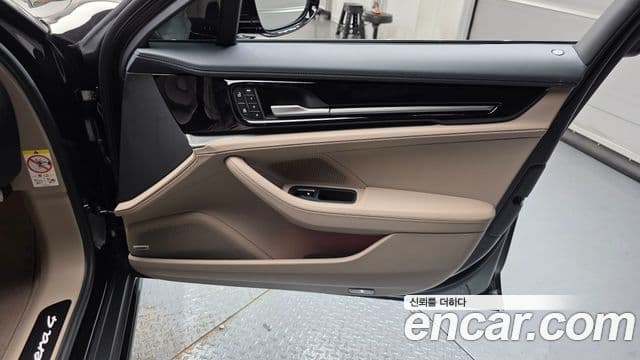 Porsche Panamera 2025 — Photo 20/40
