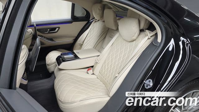 Mercedes-Benz S-Class 2021 — Photo 21/37