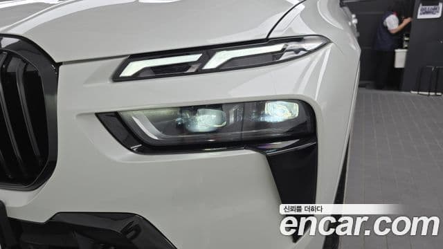 BMW X7 2025 — Photo 3/36