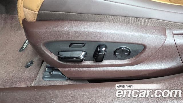 Lexus ES300h 2021 — Şəkil 28/41