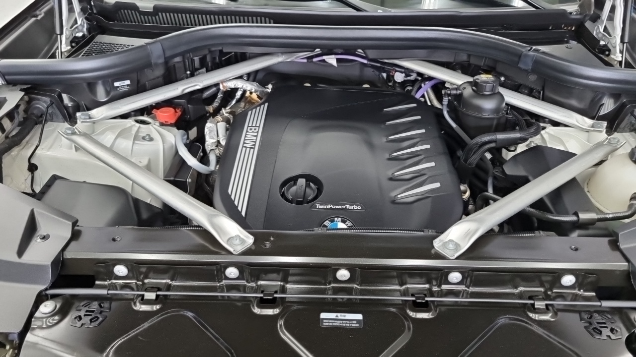 BMW X6 2022 — Photo 5/18