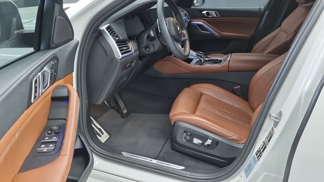 BMW X6 2022 — Photo 16/18