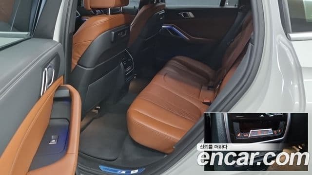 BMW X6 2022 — Photo 17/18