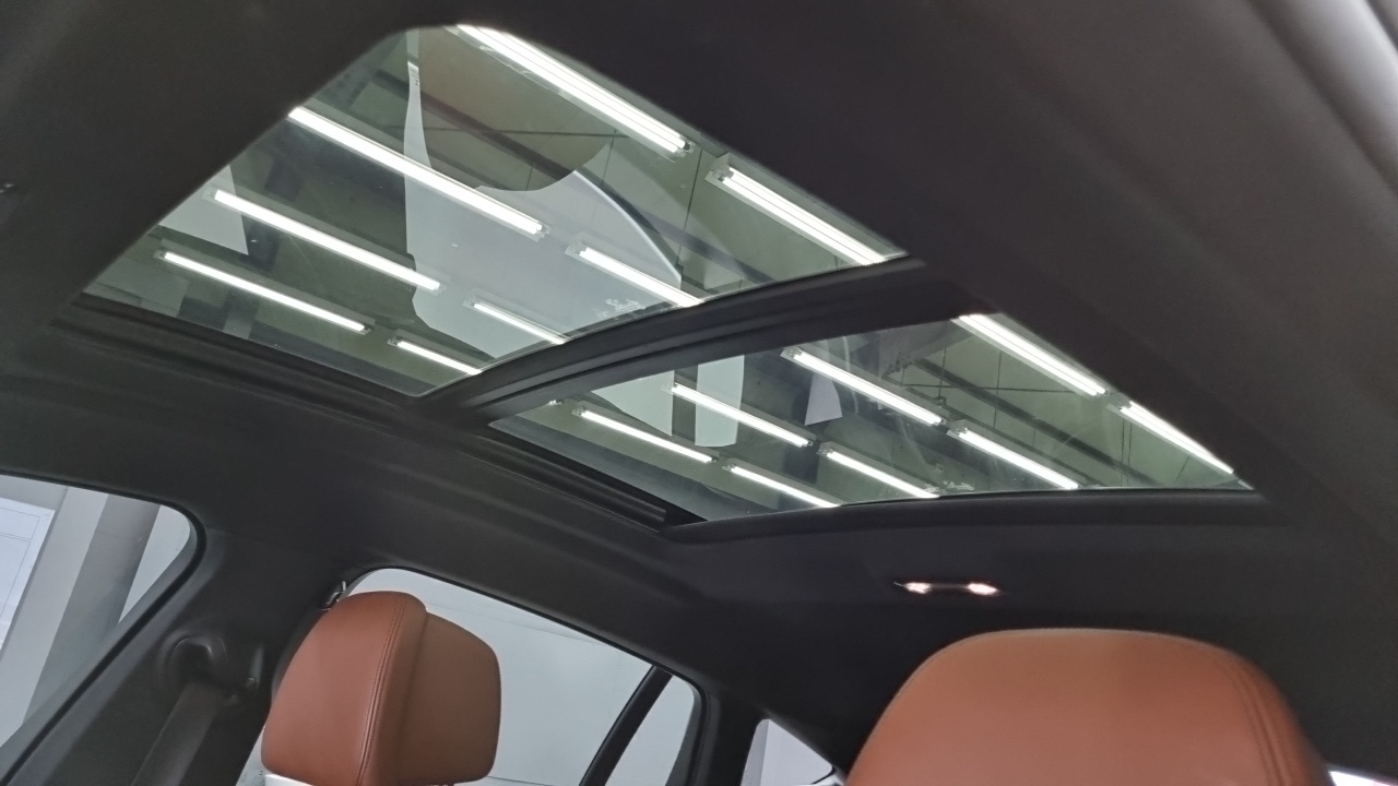 BMW X6 2022 — Photo 8/18