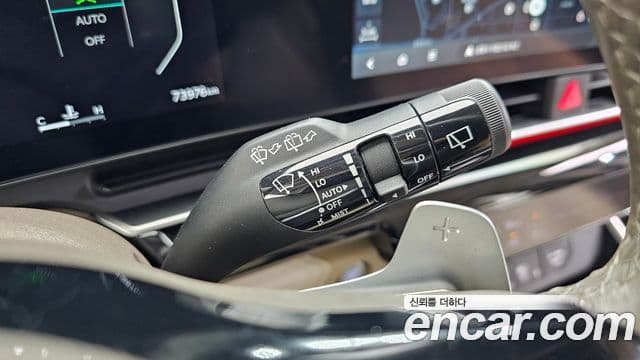 Kia Carnival 2024 — ფოტო 23/33