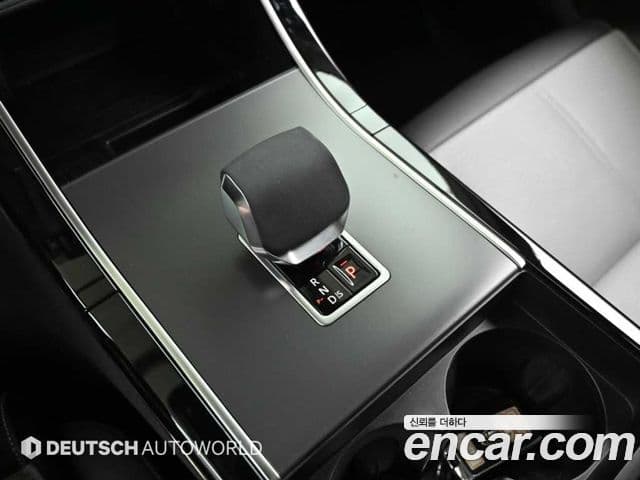 Land Rover Range Rover Velar 2025 — Photo 3/20