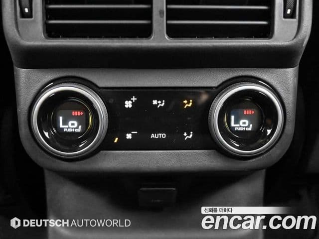 Land Rover Range Rover Velar 2025 — Photo 1/20