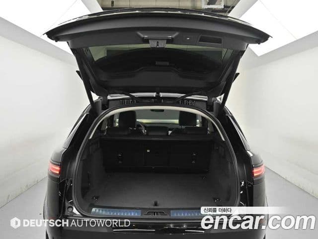 Land Rover Range Rover Velar 2025 — Photo 15/20