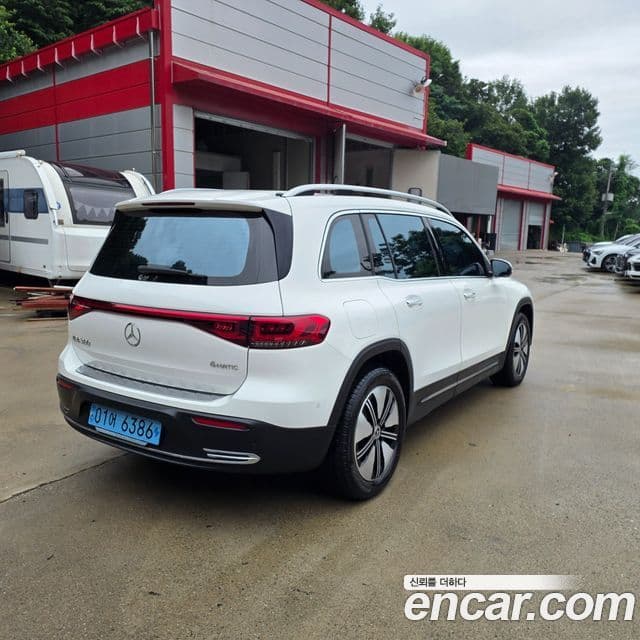 Mercedes-Benz EQB 2024 — ფოტო 15/20