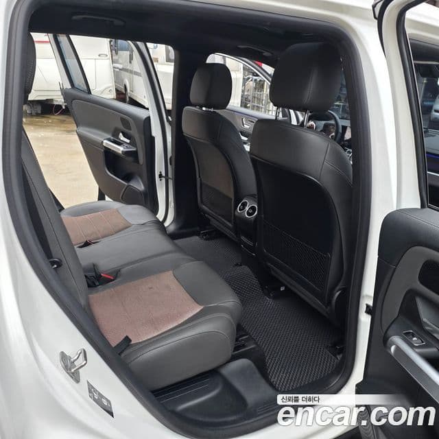 Mercedes-Benz EQB 2024 — ფოტო 6/20