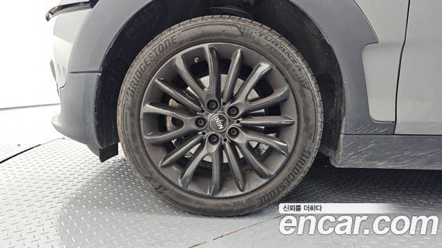 Mini Cooper Clubman 2022 — ფოტო 4/20