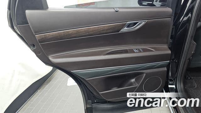 Genesis GV80 2022 — Photo 29/35