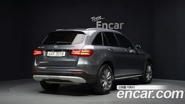 Mercedes-Benz GLC-Class 2019 — Photo 31/33