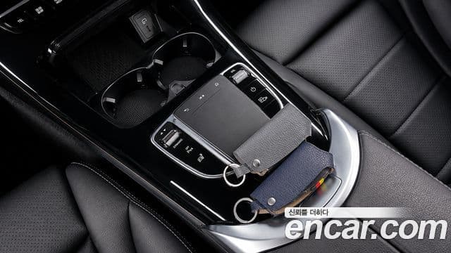 Mercedes-Benz EQC 2020 — ფოტო 7/31