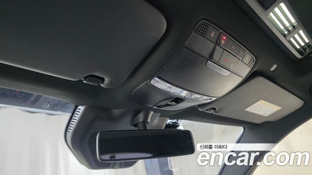 Mercedes-Benz EQC 2020 — ფოტო 14/31