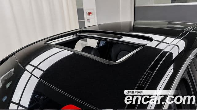 Mercedes-Benz EQC 2020 — ფოტო 3/31
