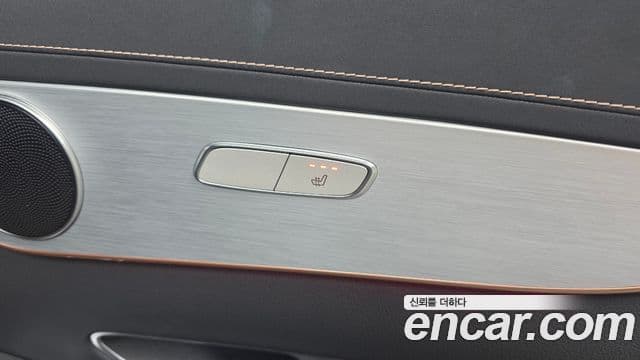 Mercedes-Benz EQC 2020 — ფოტო 10/31