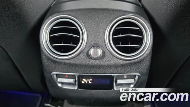 Mercedes-Benz EQC 2020 — ფოტო 26/31