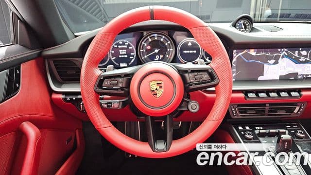 Porsche 911 2020 — Photo 22/33