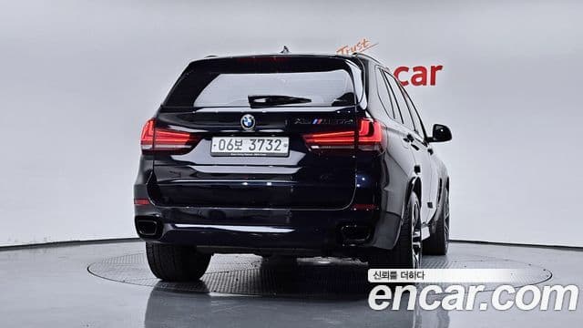 BMW X5 2018 — Photo 33/34