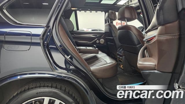 BMW X5 2018 — Photo 27/34