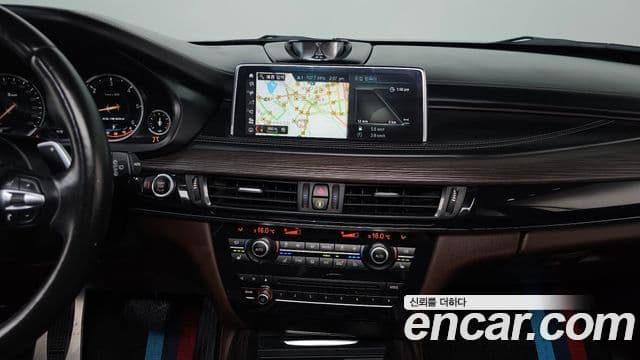 BMW X5 2018 — Photo 6/34