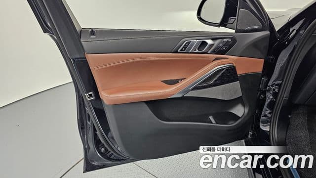 BMW X6 2025 — Photo 28/34