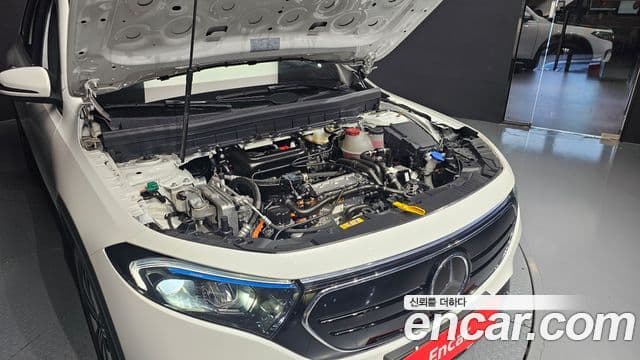 Mercedes-Benz EQB 2024 — ფოტო 1/20