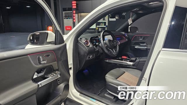 Mercedes-Benz EQB 2024 — ფოტო 2/20