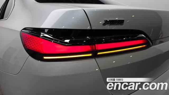 BMW 7 Series 2024 — Photo 3/38