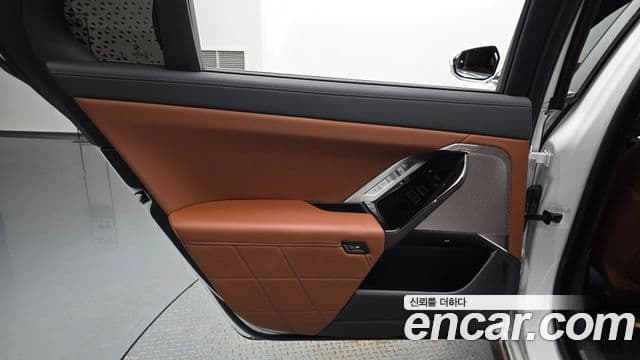 BMW 7 Series 2024 — Photo 27/38