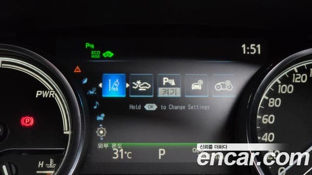 Toyota Camry 2018 — ფოტო 4/20
